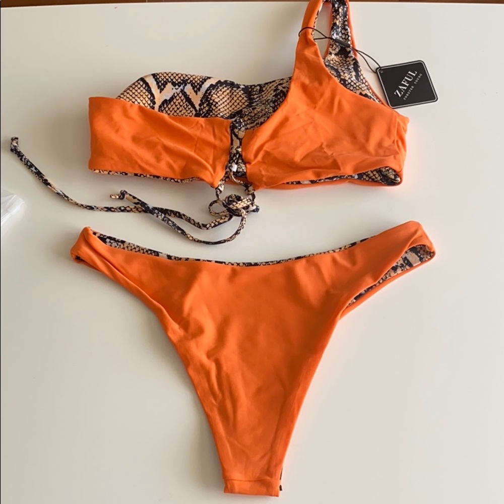 Bikini Set - Picture 5 of 8